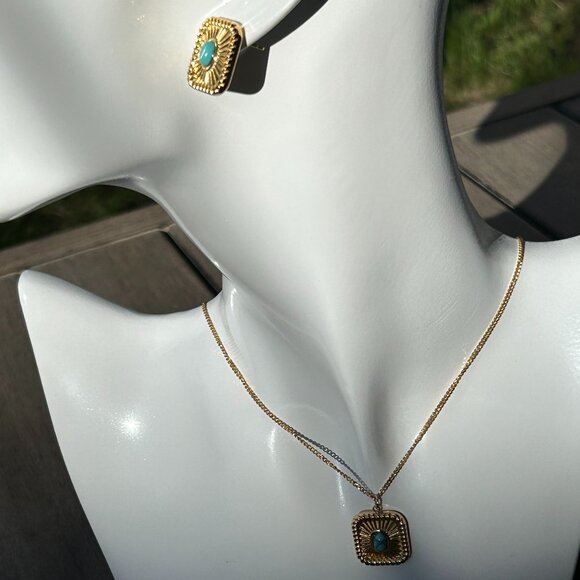 Turquoise square pendant necklace, 18K gold plated, stainless steel - Picture 4 of 4